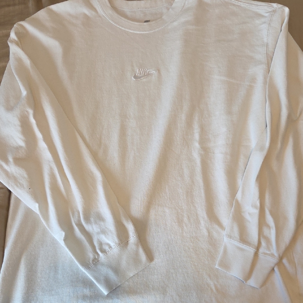 Nike Men's Classic White Long Sleeve Tee